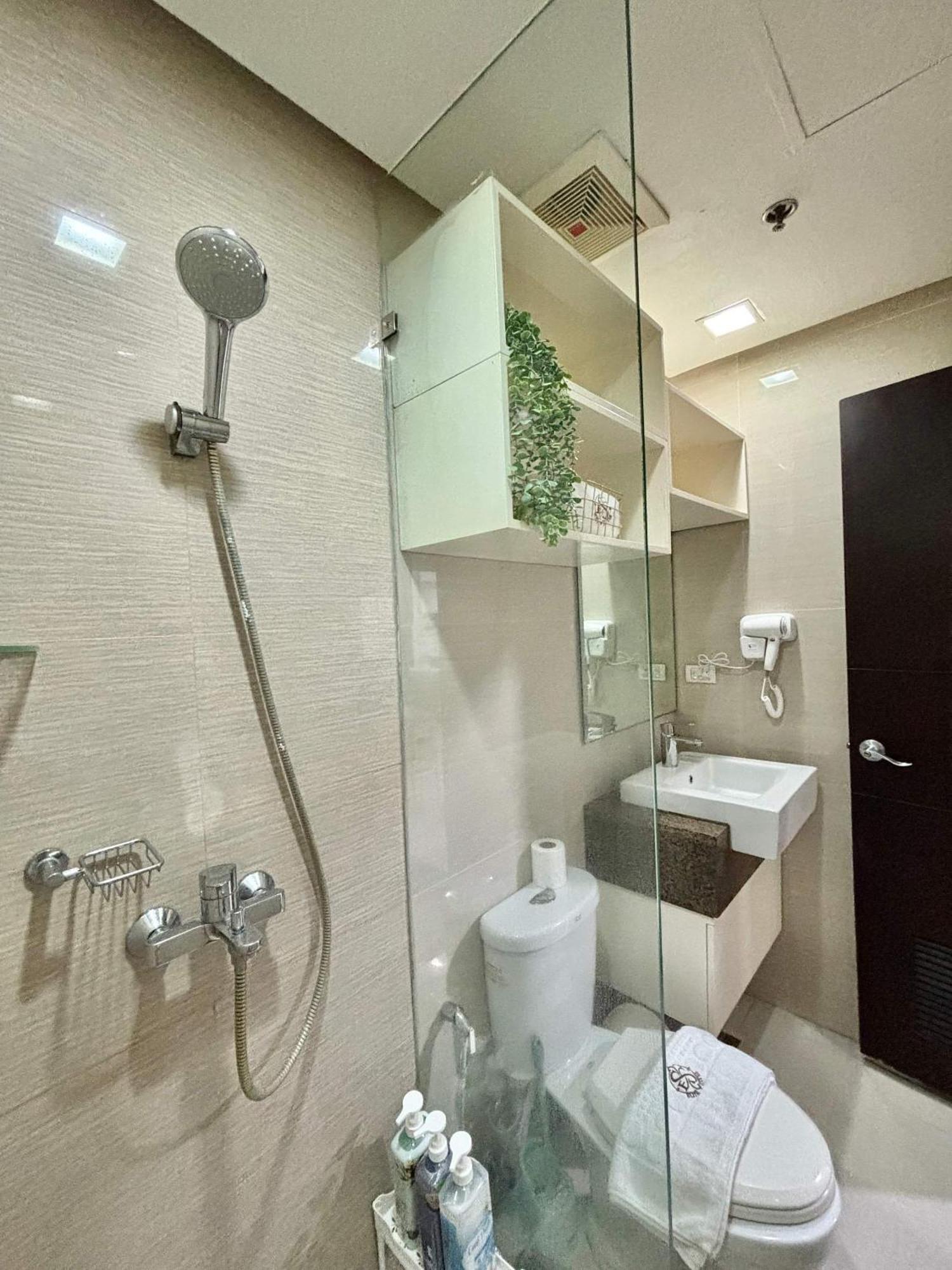 Greenbelt Hamilton Tower 1 Makati City Kültér fotó